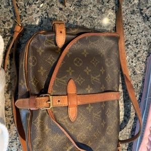 Authentic Louis Vuitton Saumur 30